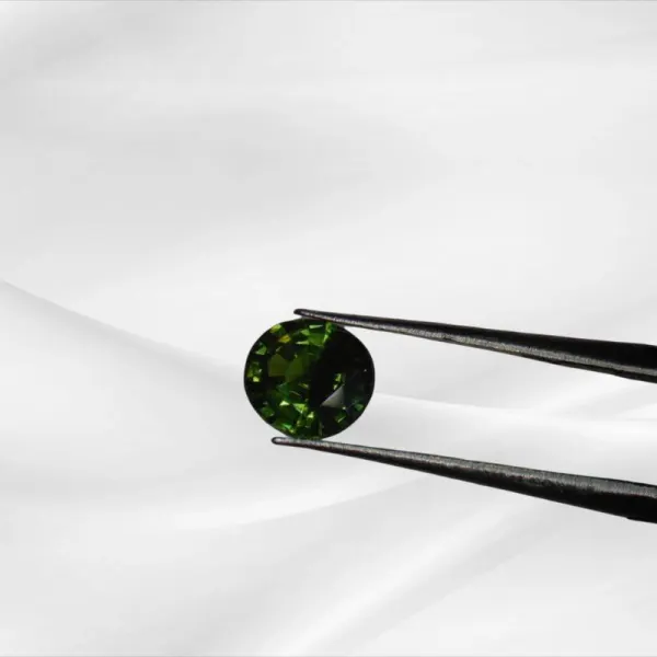 Green Tourmaline (Round) (Na(Li,Al)₃Al₆(BO₃)₃Si₆O₁₈(OH)₄) - Premium Ceylon gemstone