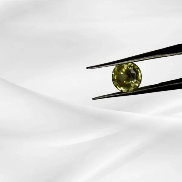 Yellow Sapphire (Al₂O₃) - Premium Ceylon gemstone